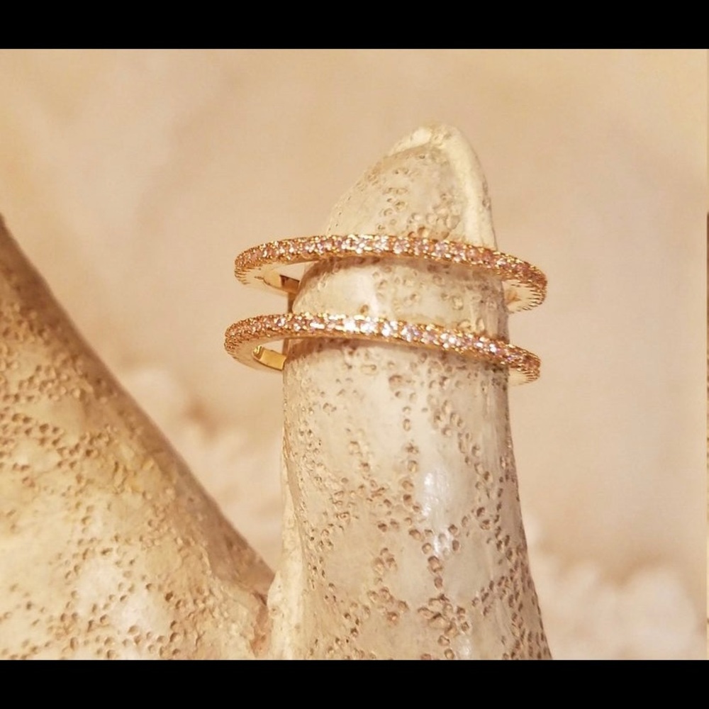 Double band ring guard. white topaz round cut gemstones. 18k gold plated band.